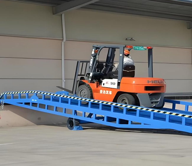 遵义移动式卸货平台（叉车用）